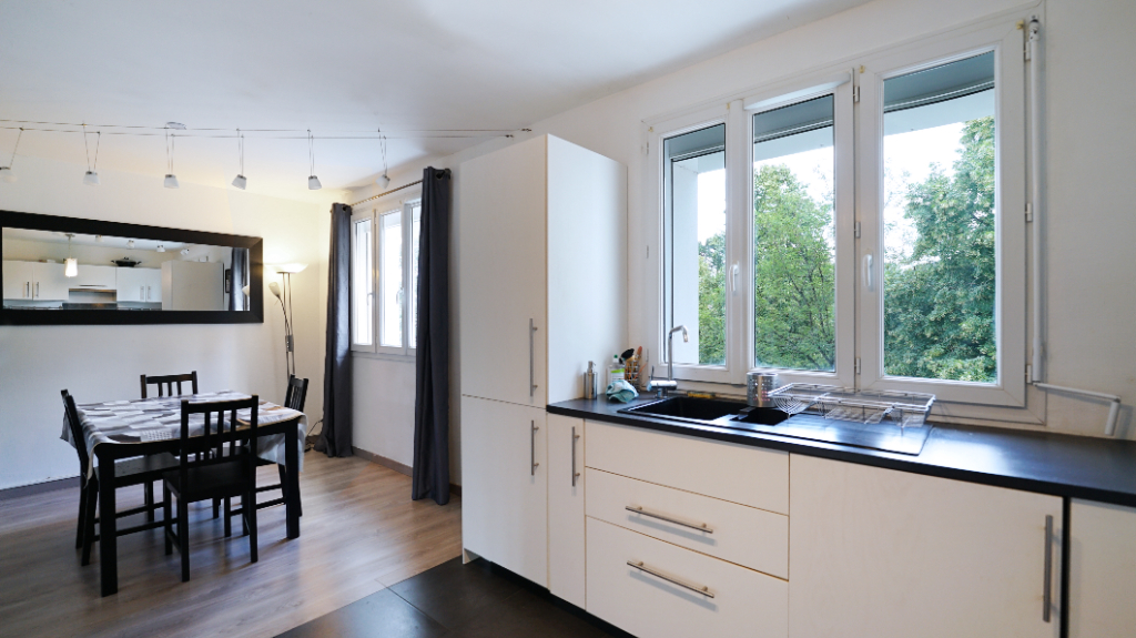 Appartement T4 de 68,84m² 2 chambres secteur Rond Point de Paris Appartement T4 de 68,84m² 2 chambres secteur Rond Point de Paris